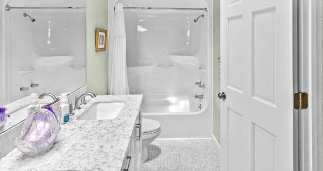 Building Photo - Waterfront Home 50' Dock Protected Inlet- 3BR/2BA 90 Day Lease