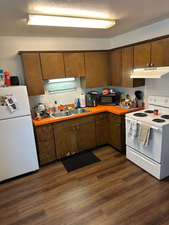 Interior Photo - University Heights (KC-AM)