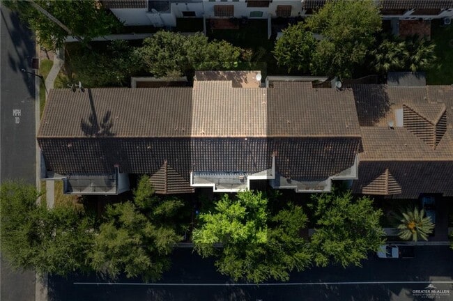 Building Photo - 24 S 5th St