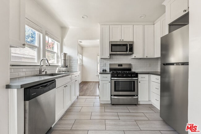 Building Photo - 4910 Monte Vista St