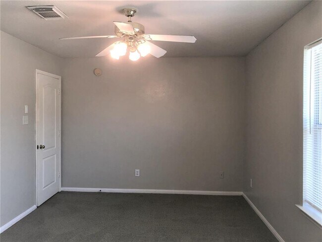 Building Photo - 6535 Silky Moss Dr