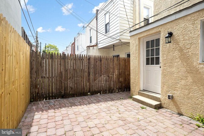 Building Photo - 3987 Terrace St
