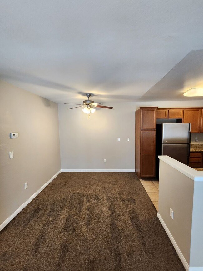 Building Photo - Upper Unit in Villa Montevina