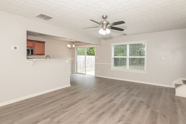 Building Photo - 418 Double Creek Dr