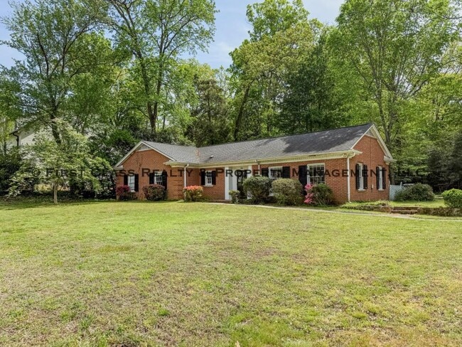 Building Photo - 500 Ashworth Rd