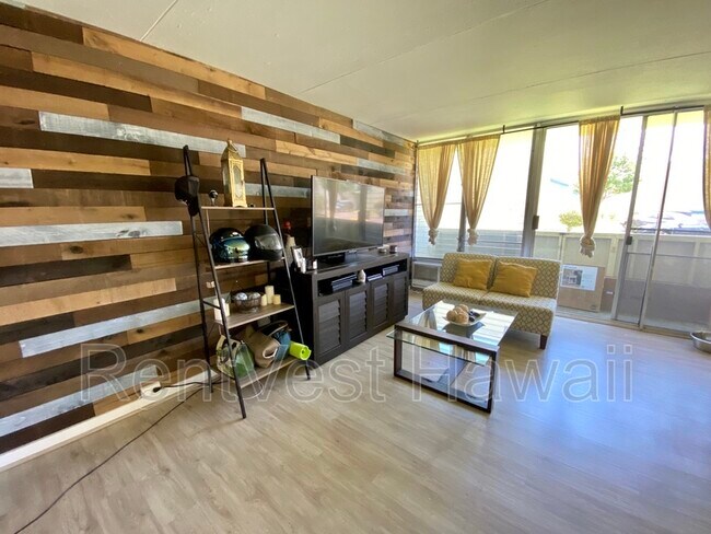 Building Photo - 95-021 Kuahelani Ave