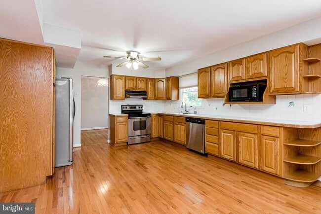 Building Photo - 517 Stockbridge Ct