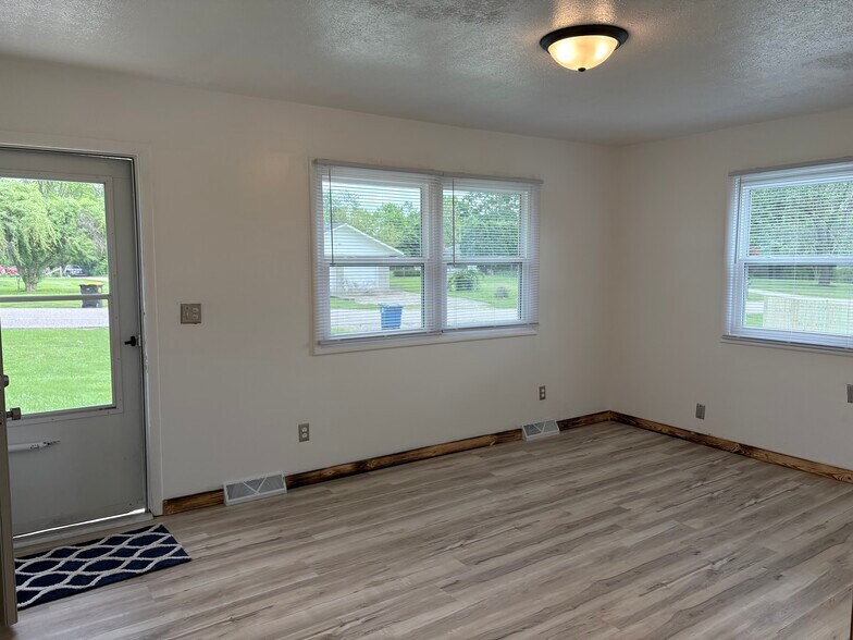 Building Photo - 5204 S College Dr
