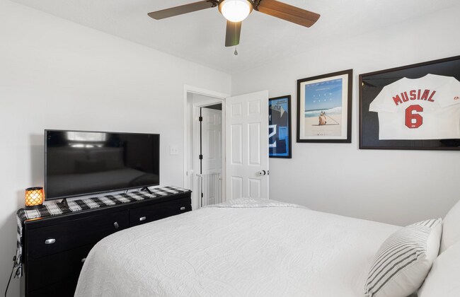 Building Photo - NEW LISTING!!!!!