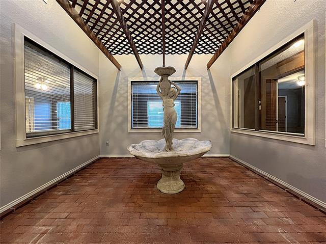 Building Photo - 3109 Shenandoah Dr