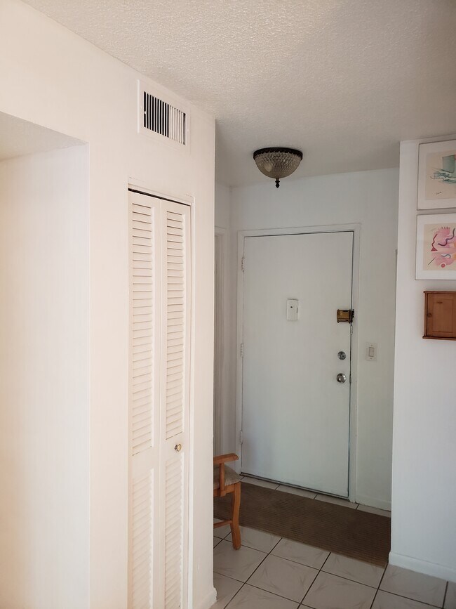 hall - 300 NE 14th Ave