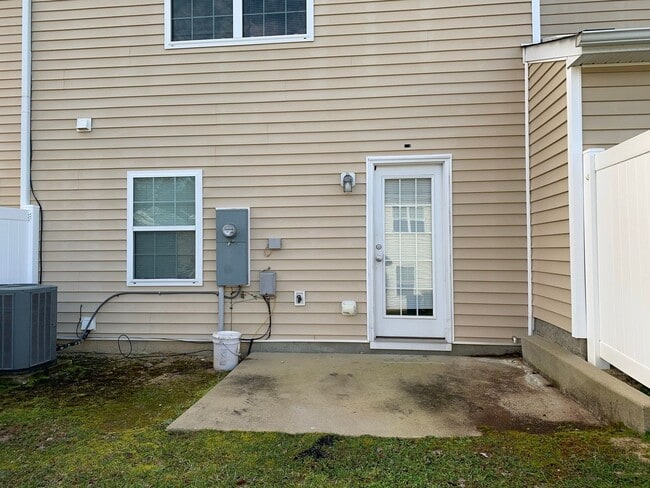Building Photo - 5227 Big Bass Dr