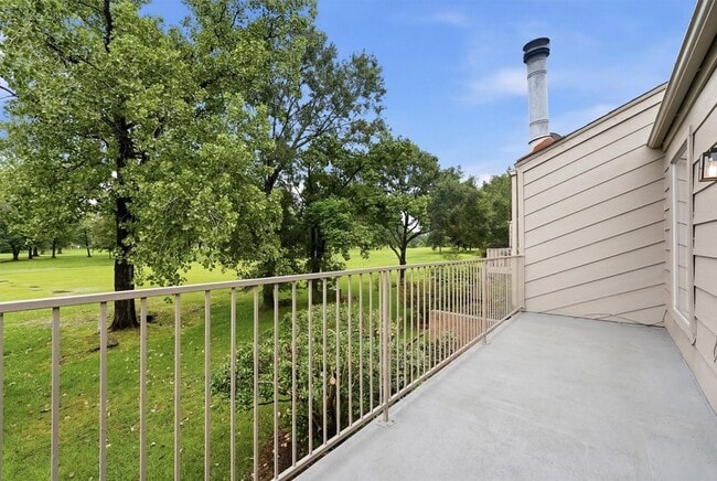 Building Photo - 8001 Rebawood Dr