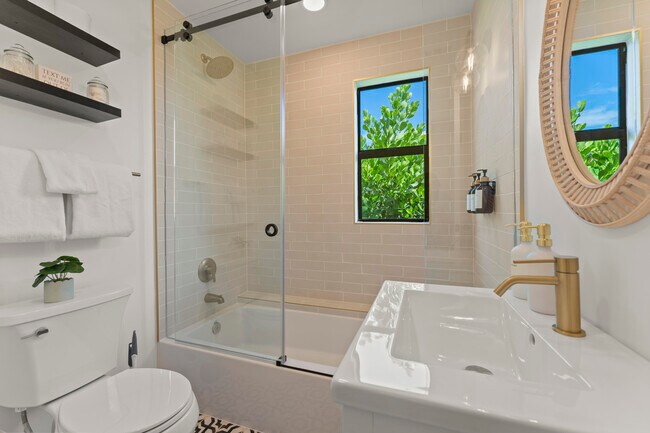 Building Photo - 721 Dobbins St