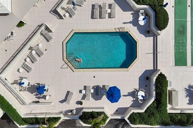 Building Photo - 5510 N Ocean Dr