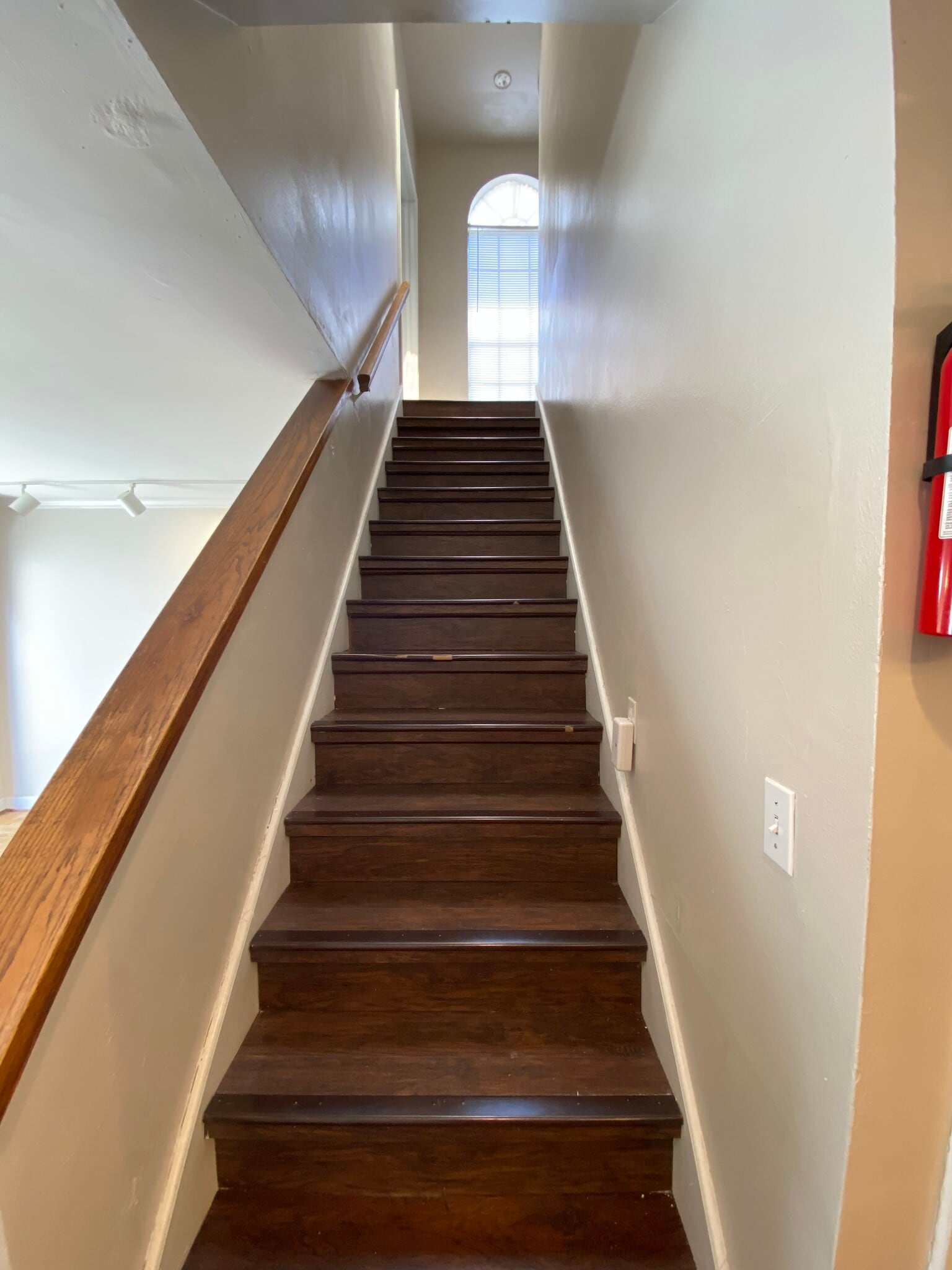 Building Photo - 2000 Fairview Ave