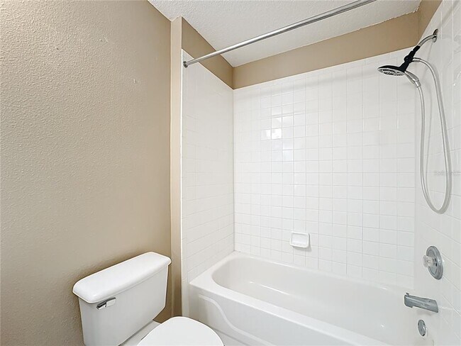 Building Photo - 3960 Southpointe Dr