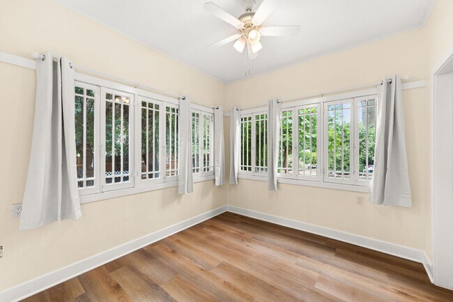 Building Photo - Beautiful Home