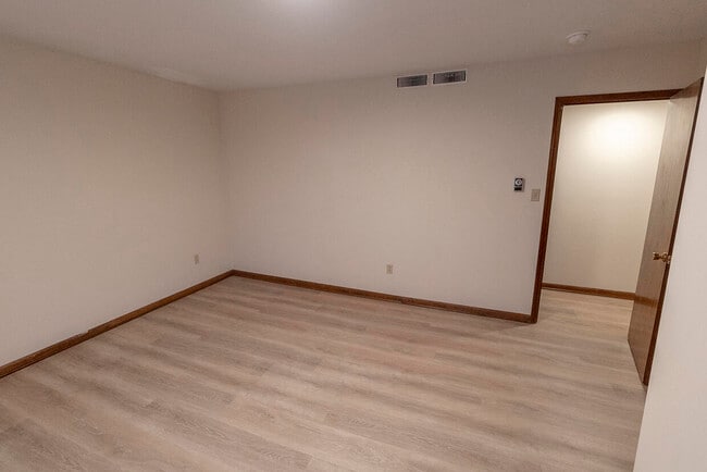 Building Photo - 1003 Canterbury Dr