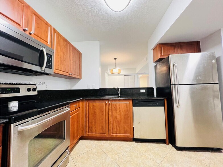SO FLO Real Estate Group 529 E Sheridan St # 302 DANIA BEACH, FL - 529 E Sheridan St