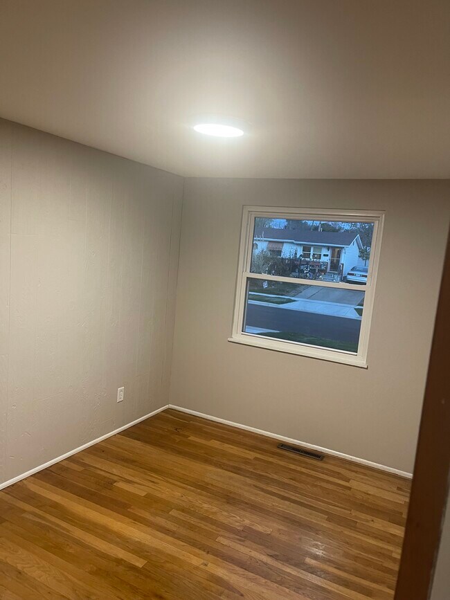 Building Photo - 3481 Reaver Ave