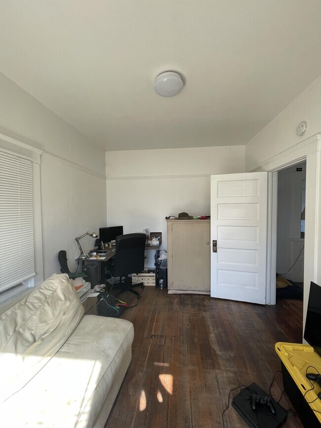 Building Photo - 292 Higuera St