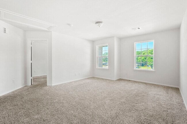 Building Photo - 7523 Parkview Dr
