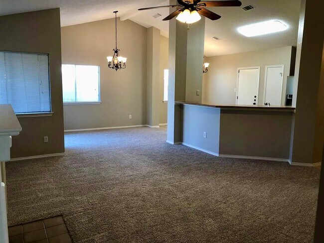 Building Photo - 6500 Jennings Dr