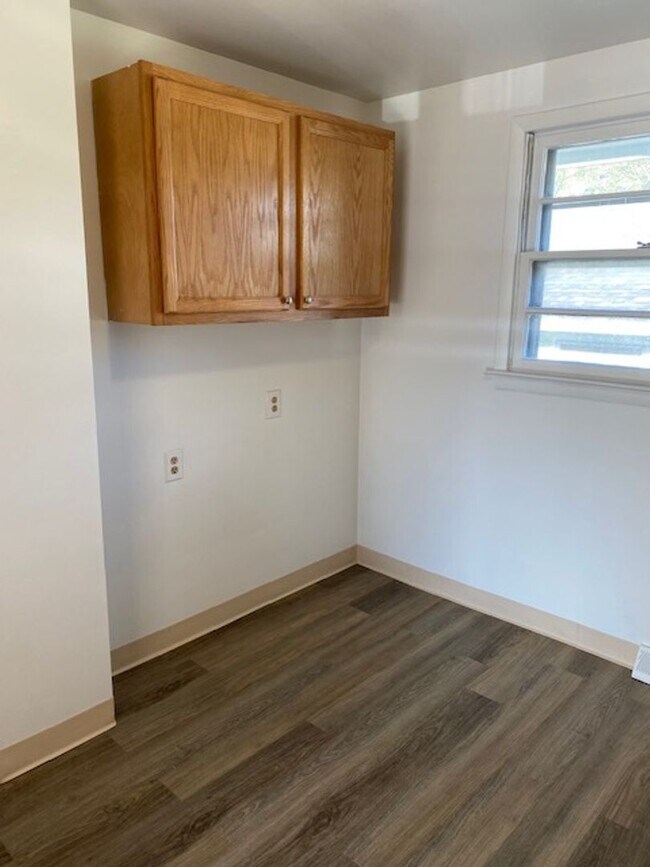 Building Photo - 928 Northway St