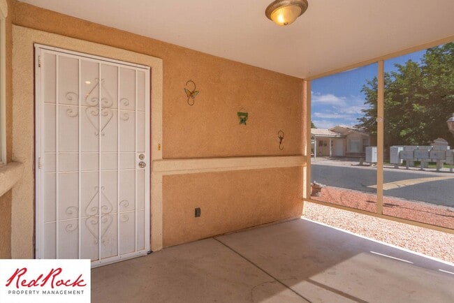 Building Photo - 2 Bedroom and 2 Bathroom Home near Quail C...
