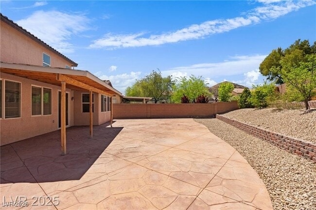 Building Photo - 10281 Wolves Den Ln