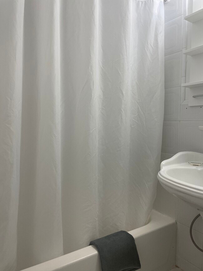 Building Photo - 6345 Collins Ave