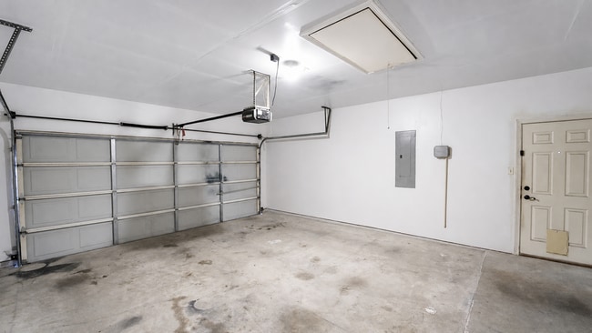 Building Photo - 2310 Summer Brook Dr