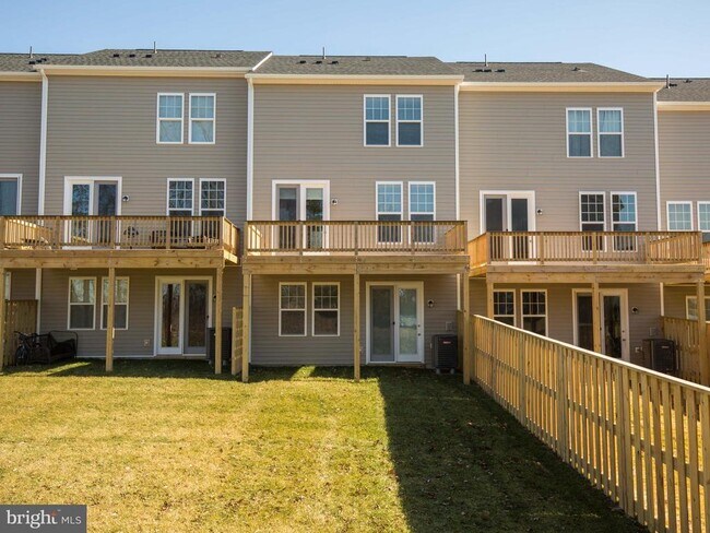 Building Photo - 127 Keller Ct