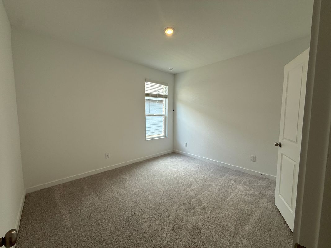Building Photo - 928 Sugarberry St
