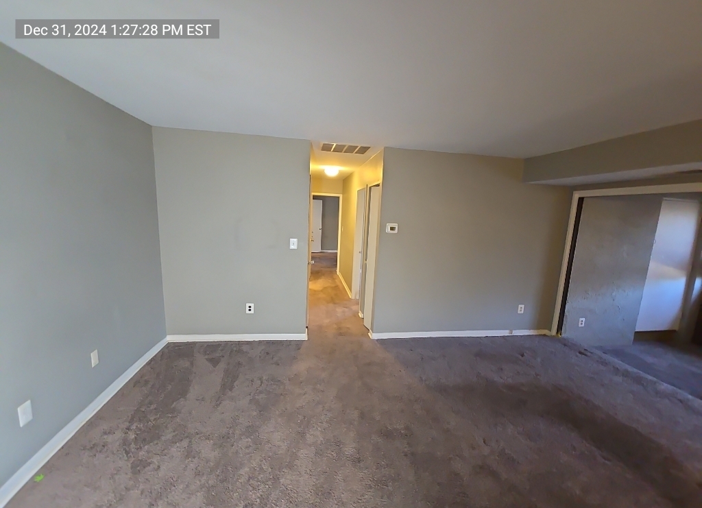 Building Photo - 9633 Whiteacre Rd