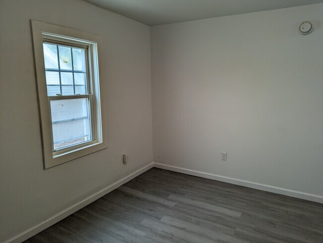 Building Photo - 111 Gridley St