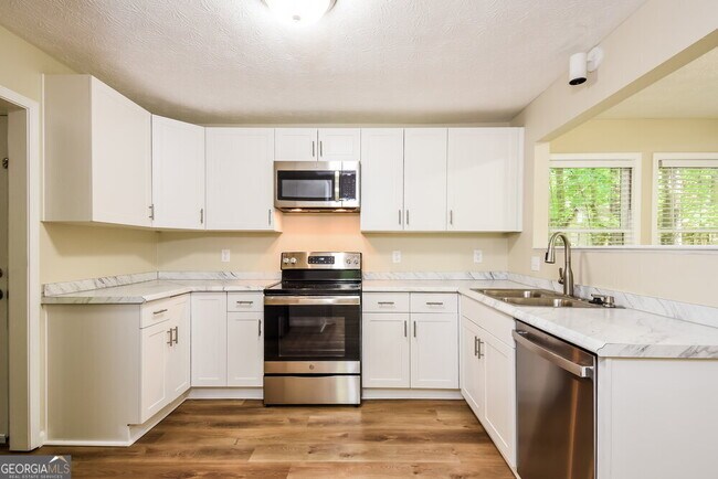 Building Photo - 2984 Leasa Ct