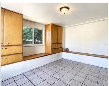 Building Photo - 4239 Ridgefield Ave