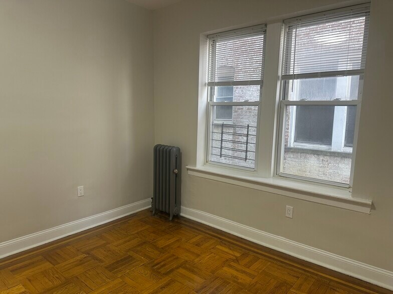 Building Photo - 328 61st St