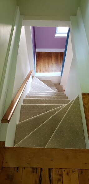 Building Photo - 28 Foch St