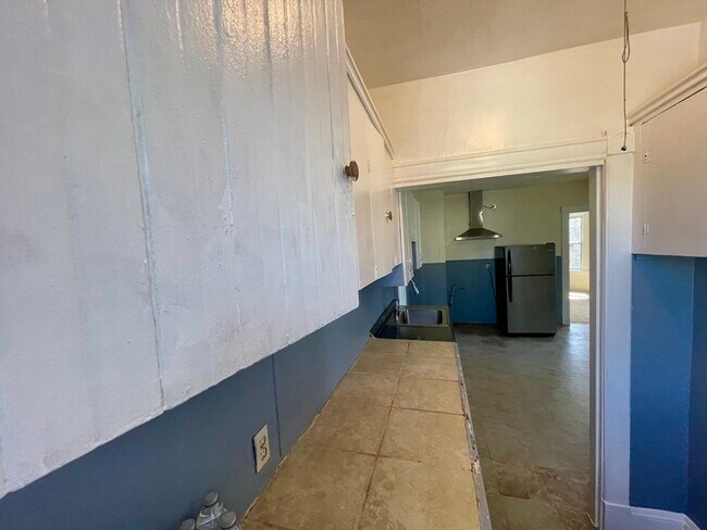 Building Photo - 735 Belmont Ave