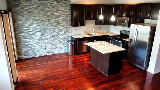 Large Island Seating - 164 Justin Dr