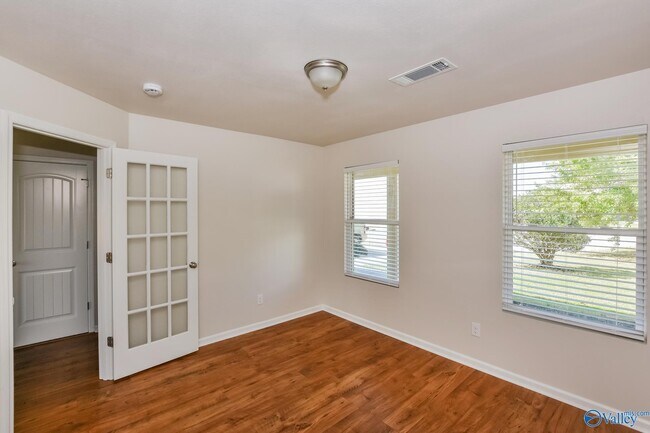 Building Photo - 123 Fire Fly Ln