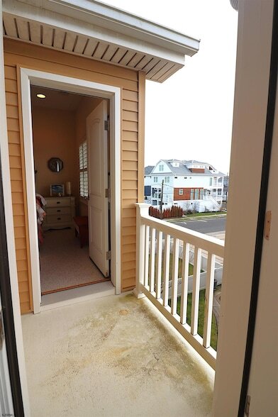 Building Photo - 9505 Monmouth Ave