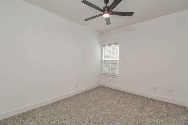 Building Photo - 16571 Oasis Glade Dr
