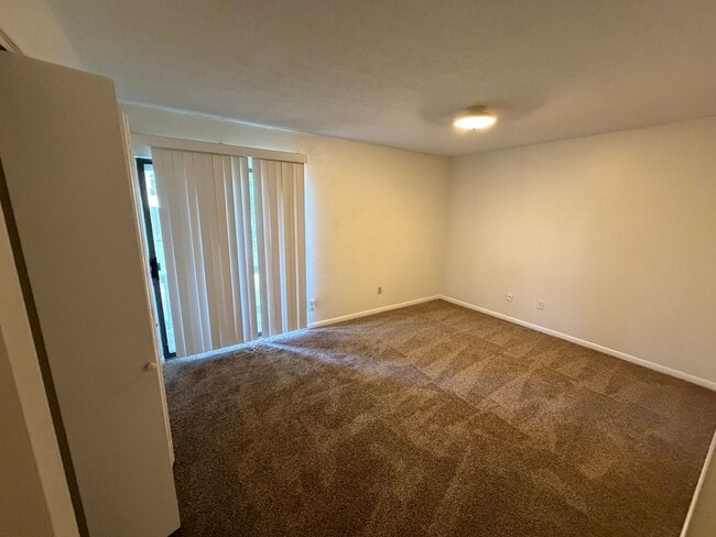 Building Photo - 101 Pine Forest Dr