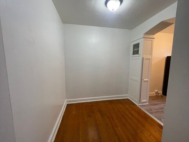 Interior Photo - 5740 COLORADO AVE NW