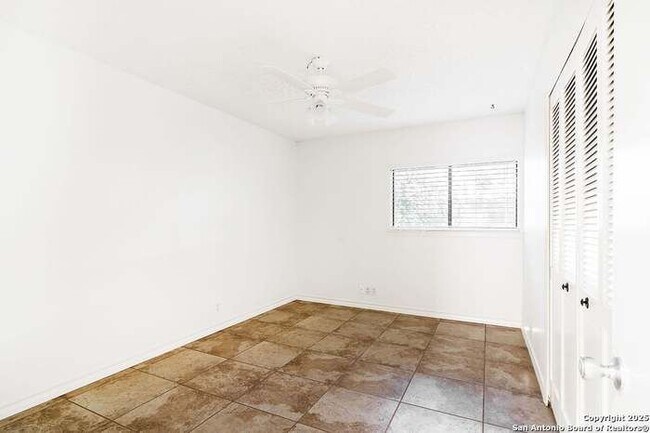 Building Photo - 3410 Green Spring Dr