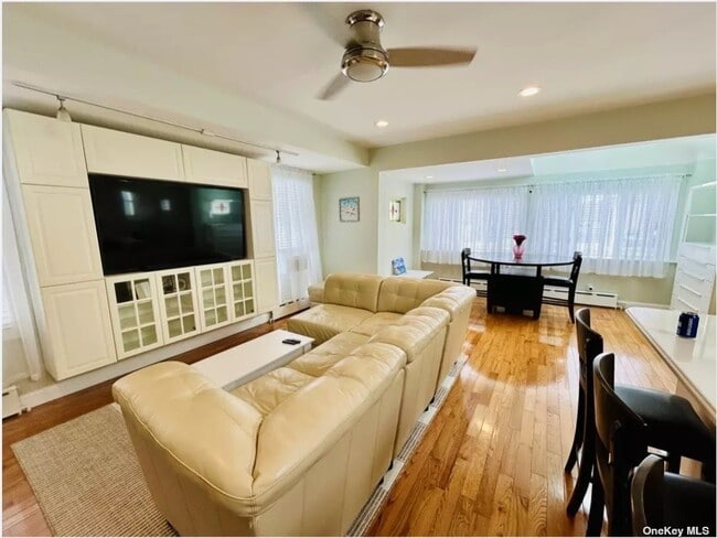 Building Photo - 3-28 B 147 St